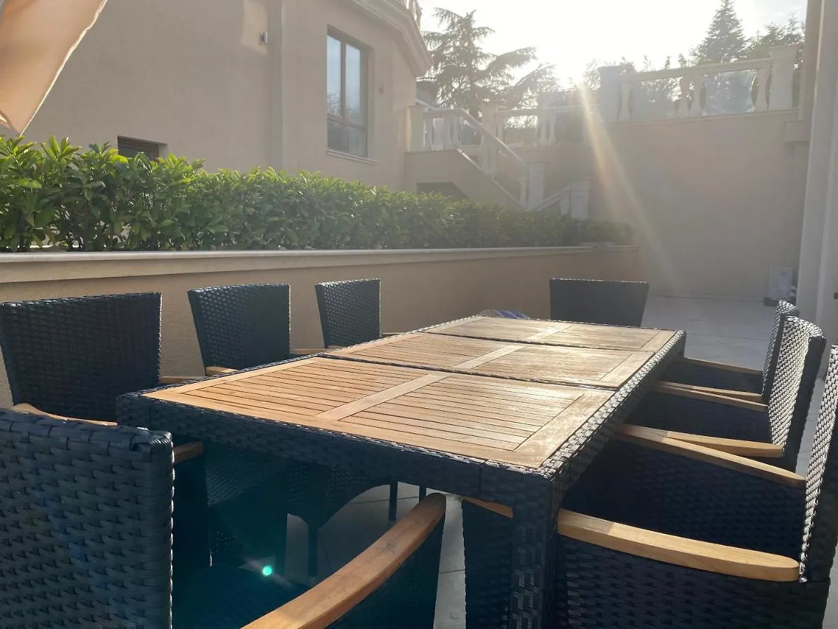 גולדן סנדס Luxurious And Panoramic Apartments At The Beach In La Mer Complex