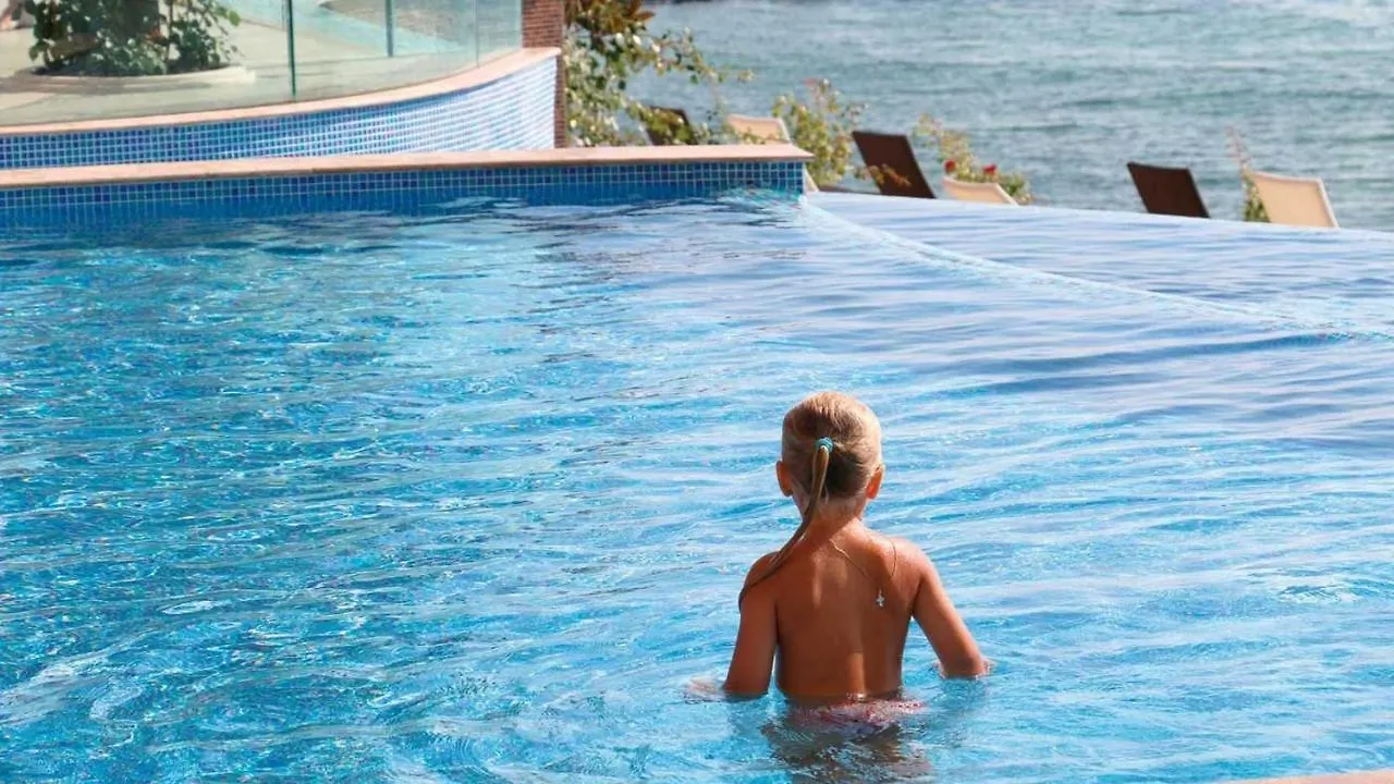 גולדן סנדס Luxurious And Panoramic Apartments At The Beach In La Mer Complex 0*, גולדן סנדס